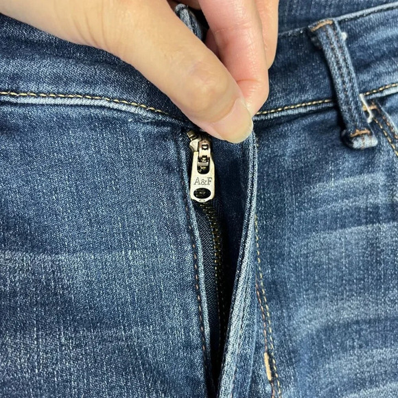 Abercrombie‎ Harper Ankle Distressed Skinny Jeans Dark Wash 26 Short Cut Off Hem - Picture 8 of 15